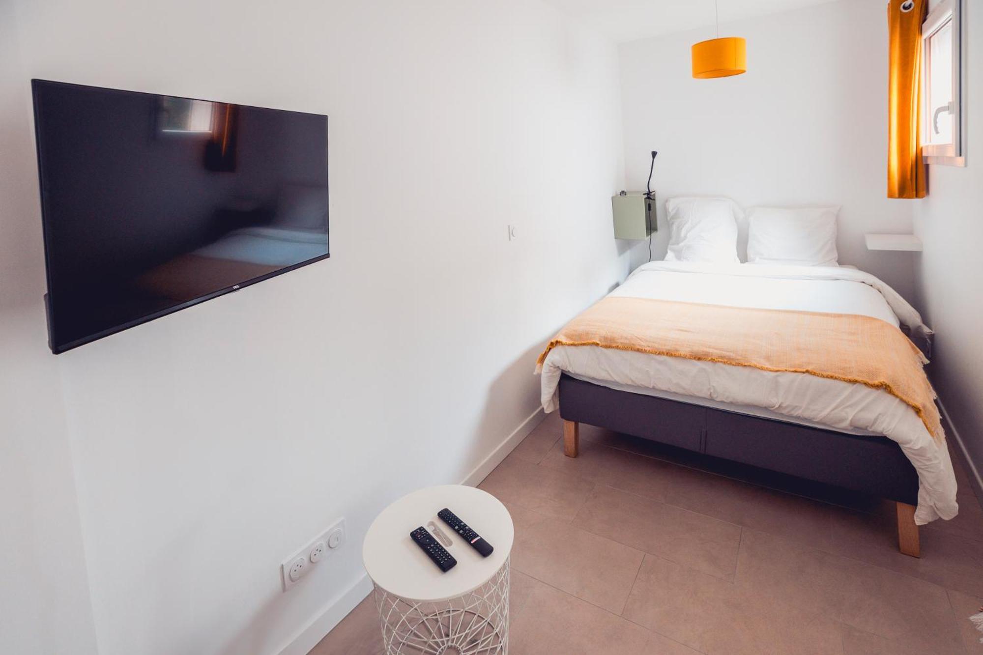 Grand Avec Jardin, Parking Gratuit Chateauroux